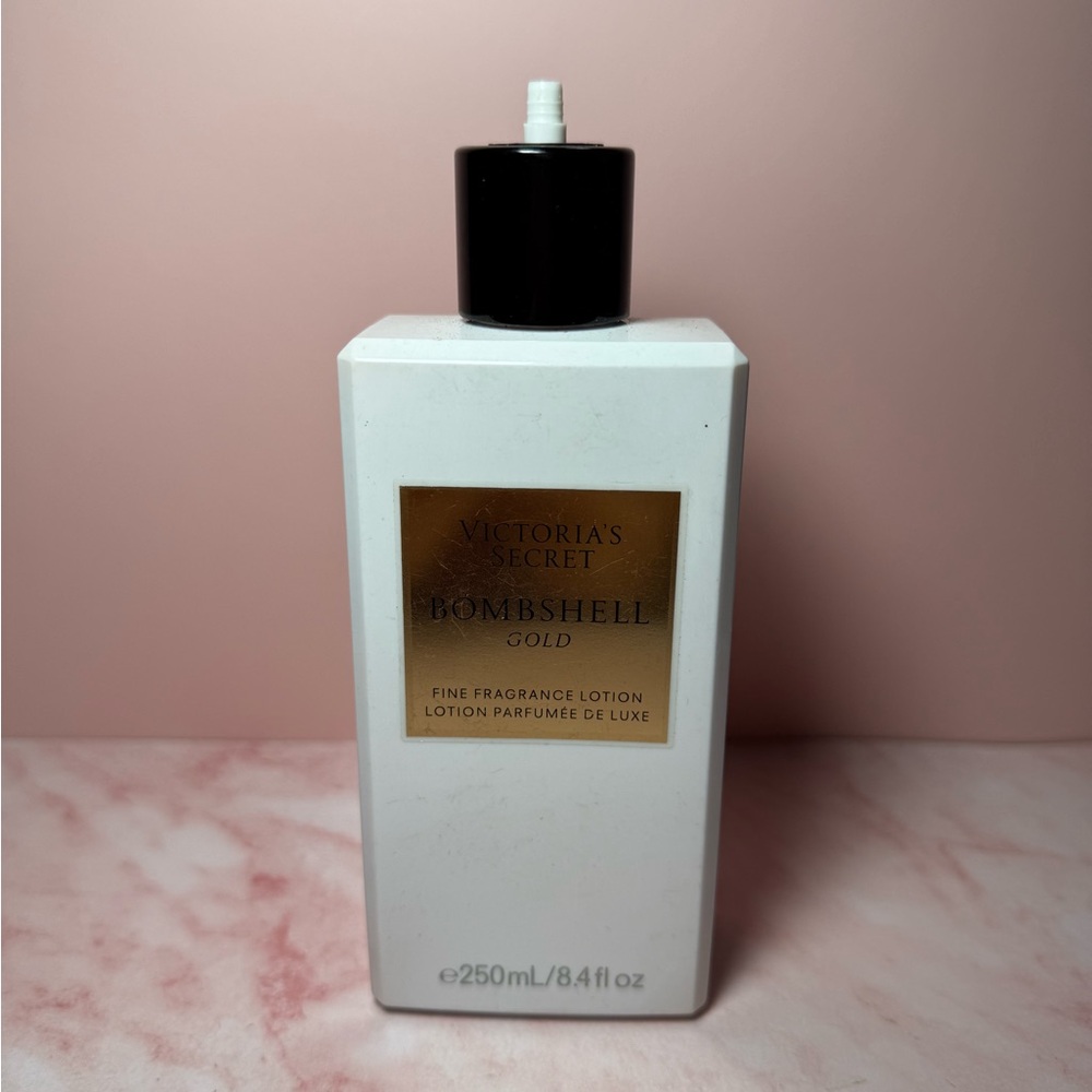 Victoria's Secret Bombshell Gold Lotion - White and Black